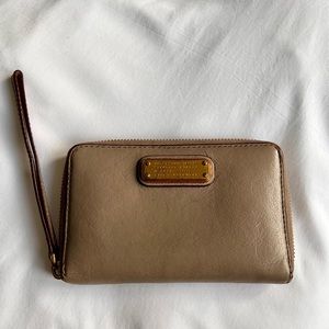 Marc Jacobs tan / burgundy phone case, card holder wristlet